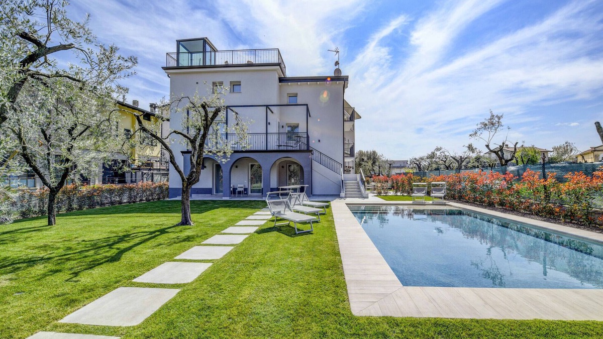 Toscolano Maderno Apartment | Maison Bellini 3 with pool and near to the lake