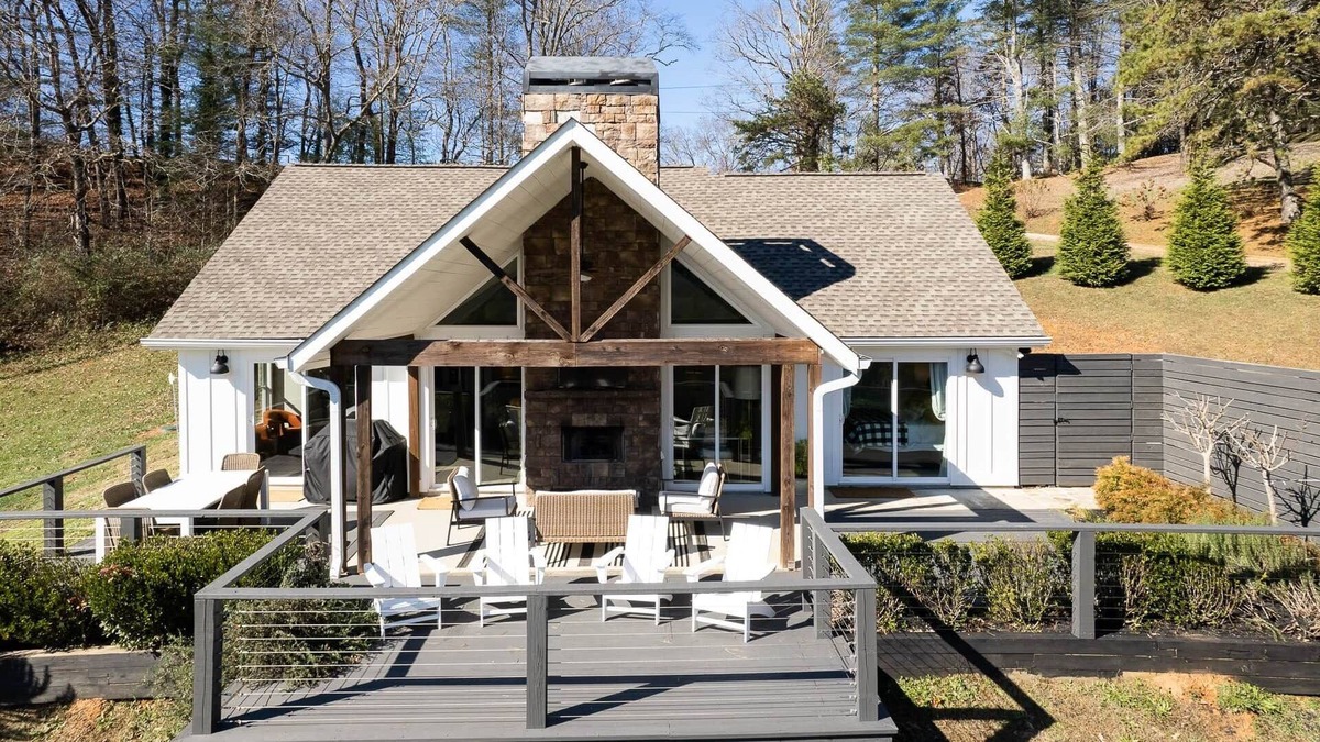 Dillard Cottage | Maison Blanche @ Julep Farms near Highlands, NC