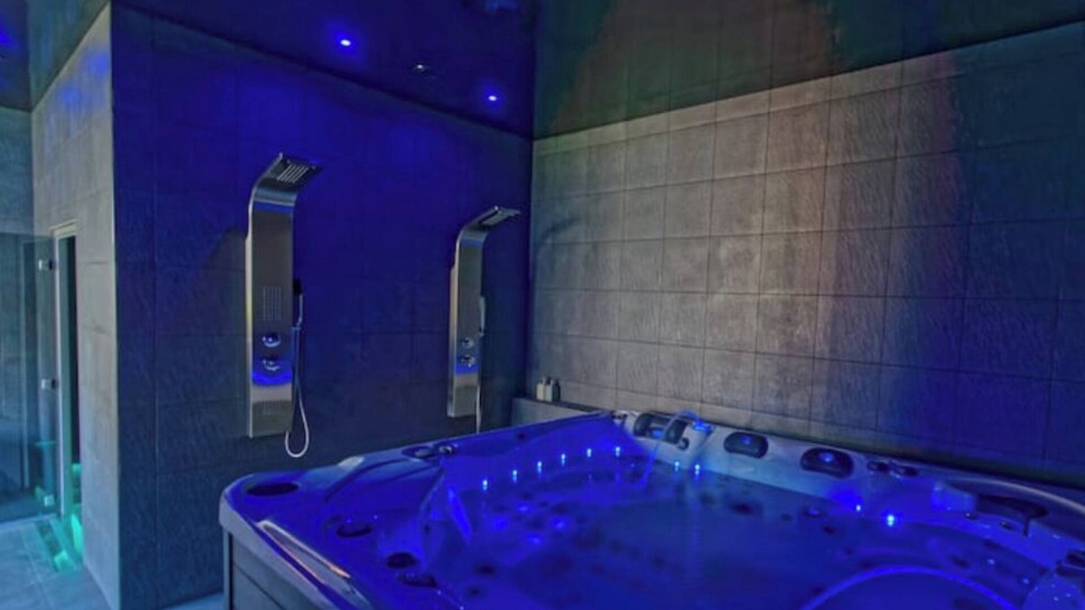 Moret-Loing-et-Orvanne House | Maison curieuse - spa and hammam wellness area