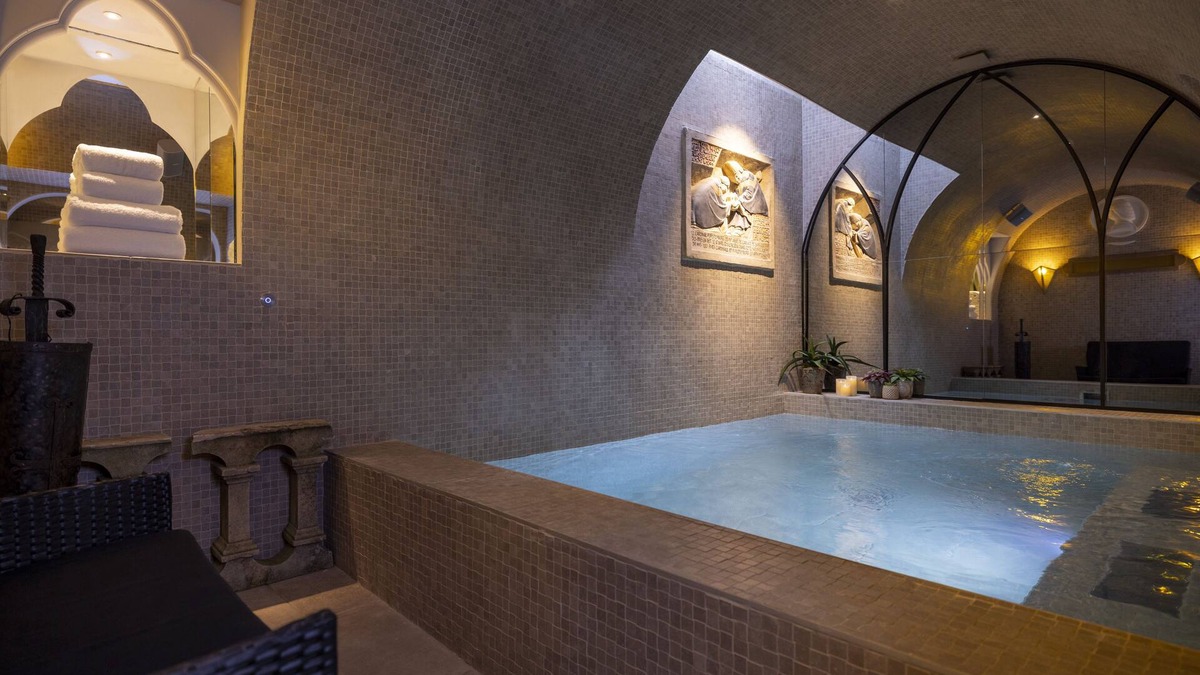 Saint-Germain-des-Pres House | Maison Cardinal Furstemberg - Top of the range services - Saint Germain des Près
