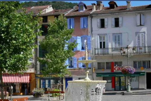 Ax-les-Thermes House | Maison Centrale