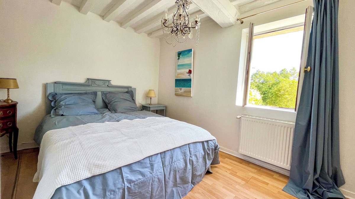 Courtonne-la-Meurdrac House | Maison Charmante Avec Jacuzzi et Cours D'eau