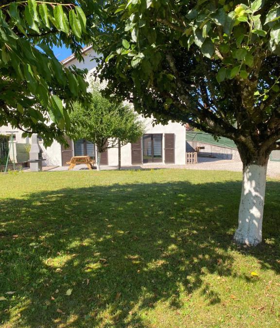 Raddon-et-Chapendu House | Maison chaleureuse au cœur du village Raddon