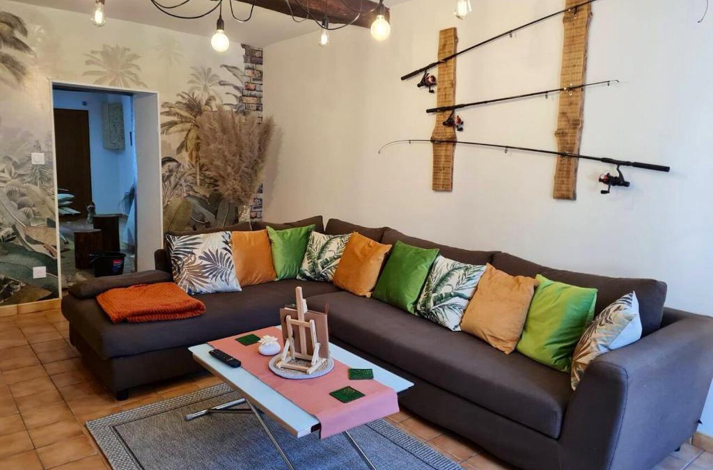 Deville House | Maison chaleureuse à Deville avec terrasse et parking gratuit