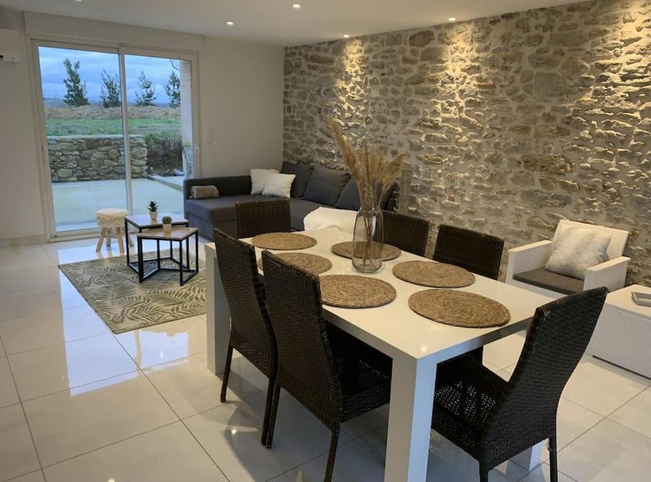 Carbes Apartment | Maison chaleureuse dans village calme