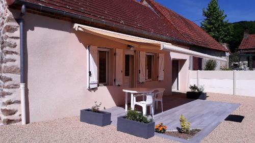 Saint-Victor House | Maison charmante à Estivareilles + Piscine