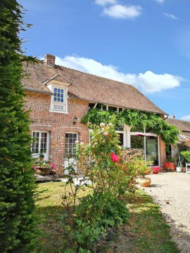 Le Vaudreuil House | Maison charmante au Vaudreuil avec magnifique jardin clos