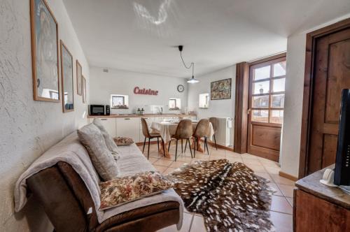 Antagnod Apartment | Maison Chasseur Alpine Design Lodge