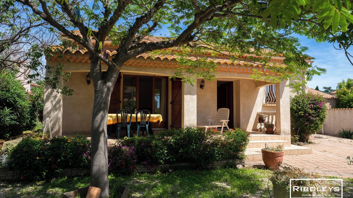 Vias House | Maison climatisée avec grand jardin ombragé
