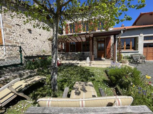 Laprugne House | Maison cocooning à la montagne - activités nature, cheminée, jardin clos, animaux bienvenus - FR-1-489-448
