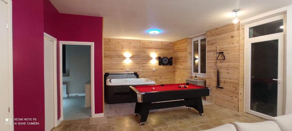 Carnoules House | Maison cocooning salle de jeux jaccuzi