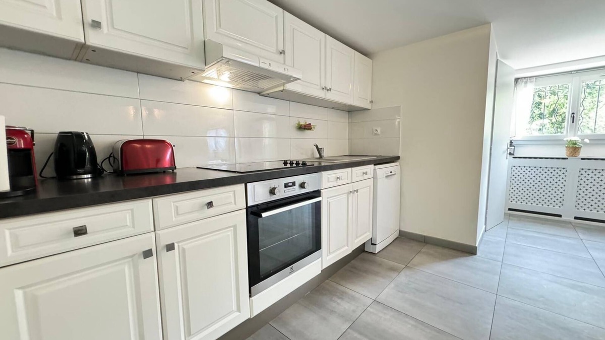 Chelles Apartment | Maison Confortable Avec Jardin à 15 min de Paris et 20 min de Disney