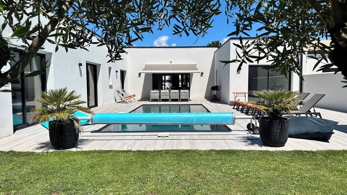 Thaire Villa | Maison Contemporaine Proche Plage