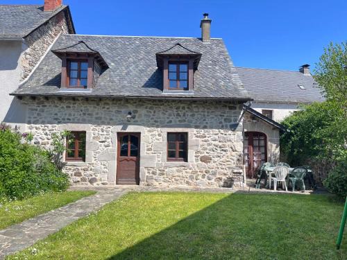 Lanobre House | Maison cosy à Lanobre + Jardin