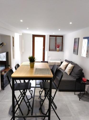 Plombiees-Les-Dijon House | Maison Cosy Calme Central Bus Lac Kir