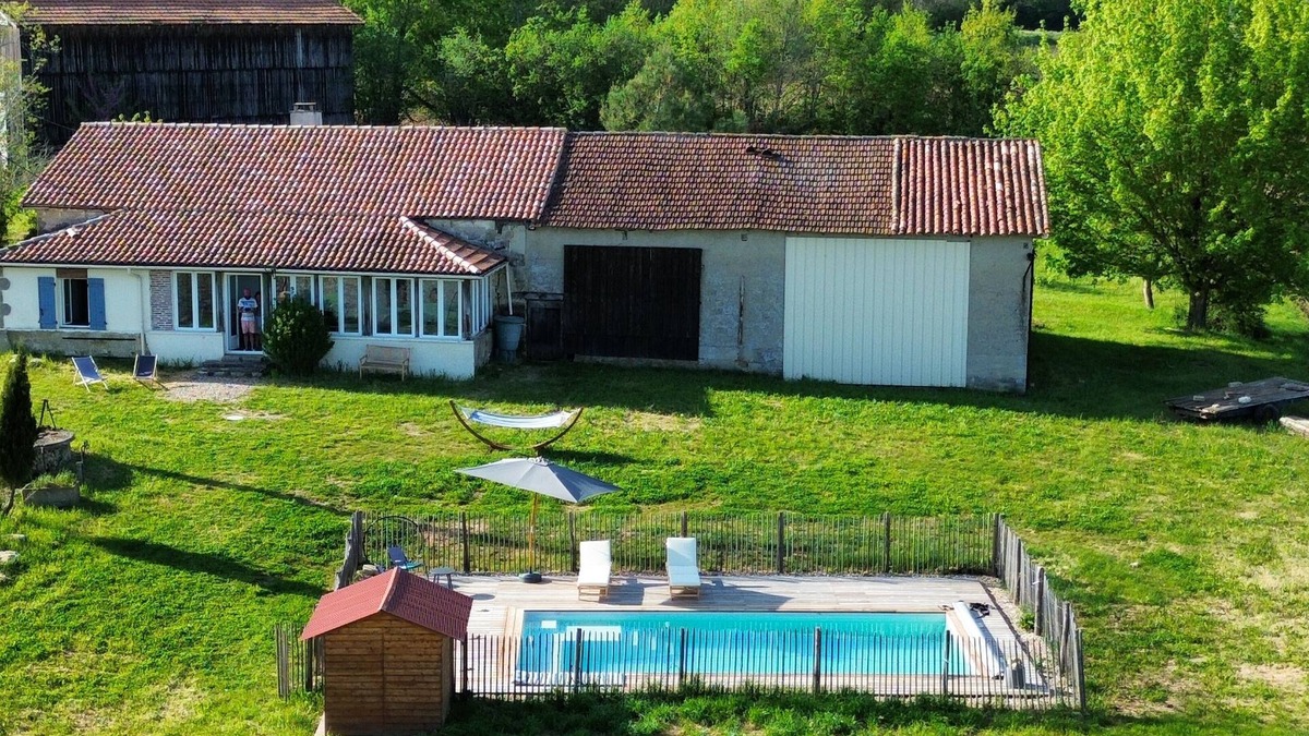 Saint-Colomb-de-Lauzun House | Maison de Campagne au Calme Avec Piscine Sécurisée