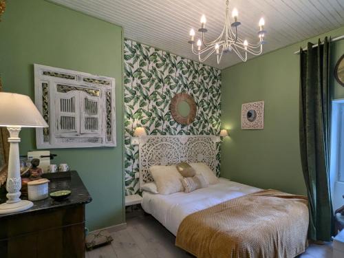 Saint-Victor-sur-Arlanc Bed & Breakfast | Maison d'hôtes rénovée avec table d'hôte dans la campagne Altiligérienne - FR-1-582-522