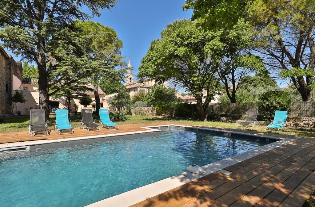 Sainte-Cecile-les-Vignes Bed & Breakfast | Maison d'hôtes 1800