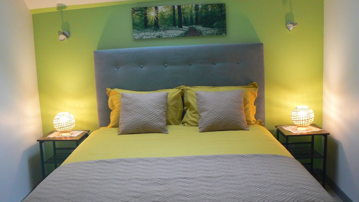 Saint-Laurent-la-Roche Bed & Breakfast | Maison D'hôtes Chambre Champêtre