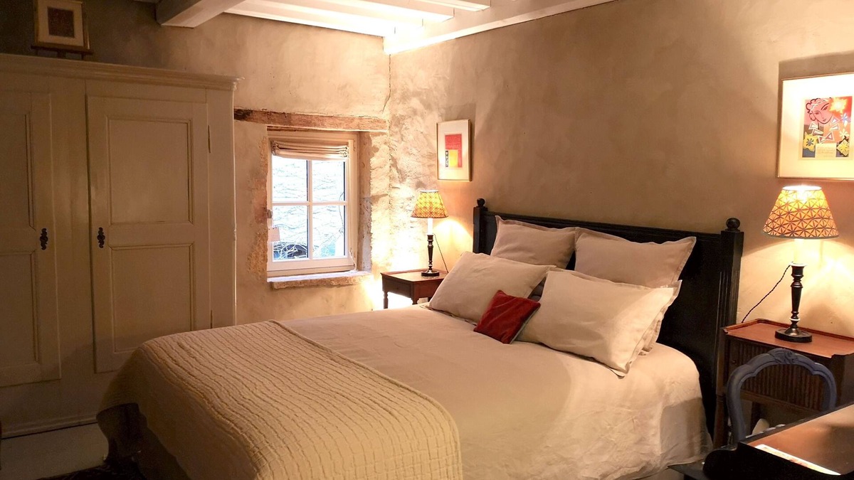 Bois-Sainte-Marie Apartment | Maison D'hôtes "les Tillets"