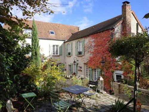 Magny-les-Hameaux Bed & Breakfast | Maison d'hôtes La Source