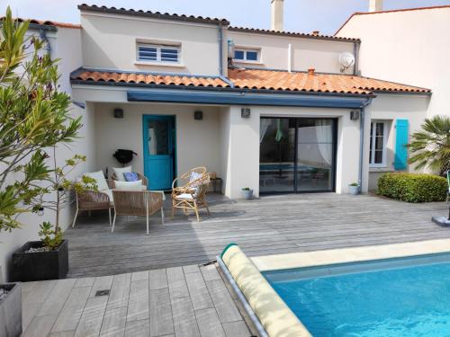 Arces Villa | Maison d'Hestia, charme, piscine, proche du bord de mer et de Royan