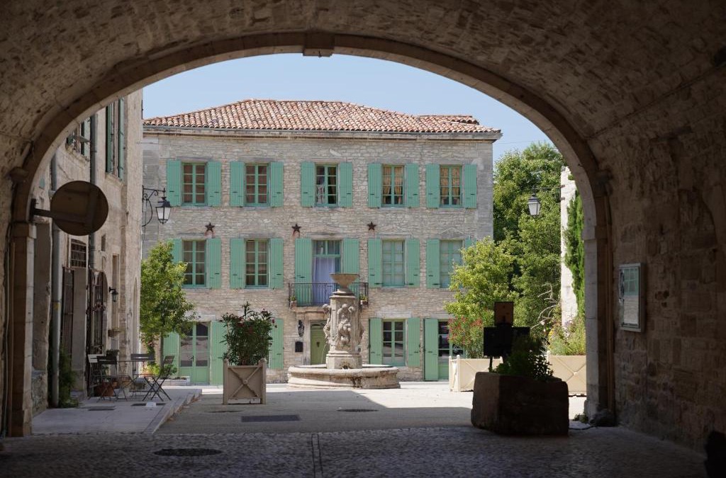 Barjac Bed & Breakfast | MAISON D'HOTES LA GOURGUILLE