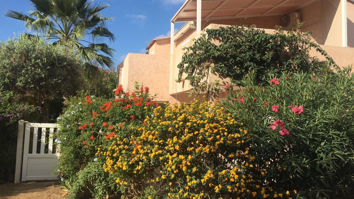 Calvi Apartment | Maison dans résidence privée, calme, arborée, centre ville, séjour sans voiture