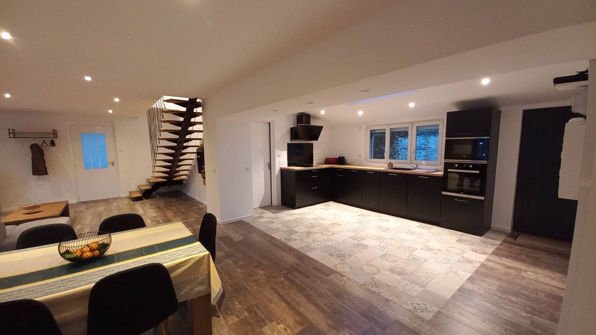 Saint-Lambert-du-Lattay House | Maison de Bourg Tout Confort
