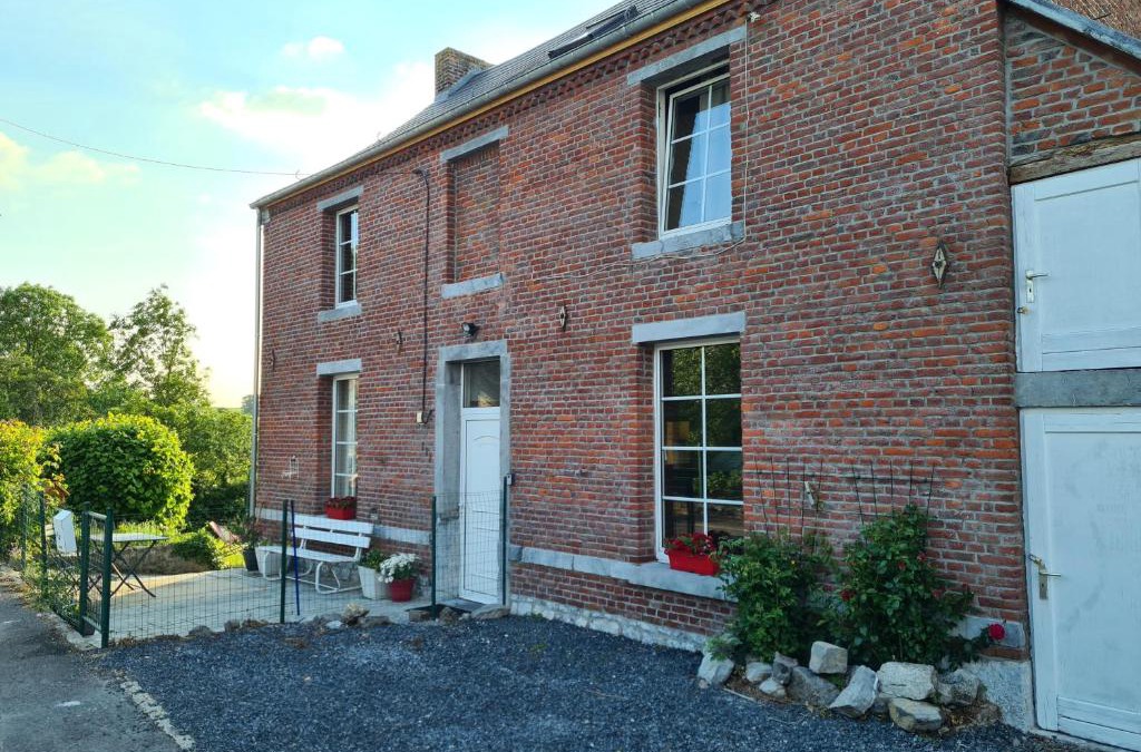 Bousignies-sur-Roc House | Maison de campagne avec superbe vue panoramique!