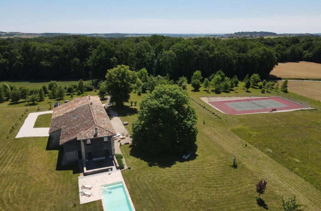 Magnac-Lavalette-Villars House | Maison de campagne avec piscine, tennis privé et WIFI - FR-1-653-10