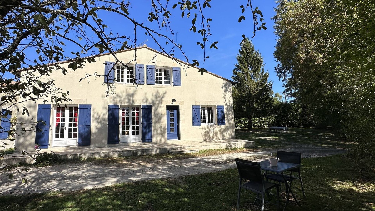 Champniers House | Maison de Campagne Cosy Dans la Verdure