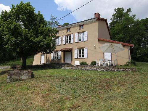 Mazeyrat-Aurouze House | Maison de campagne avec grande terrasse, près de Lavaudieu et accessible PMR - FR-1-582-217