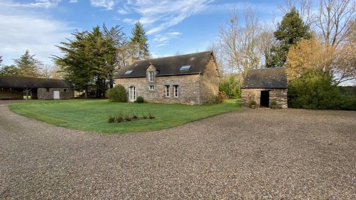 Sixt-sur-Aff House | Maison de Campagne Dans le Parc D'un Manoir du 16e Siècle