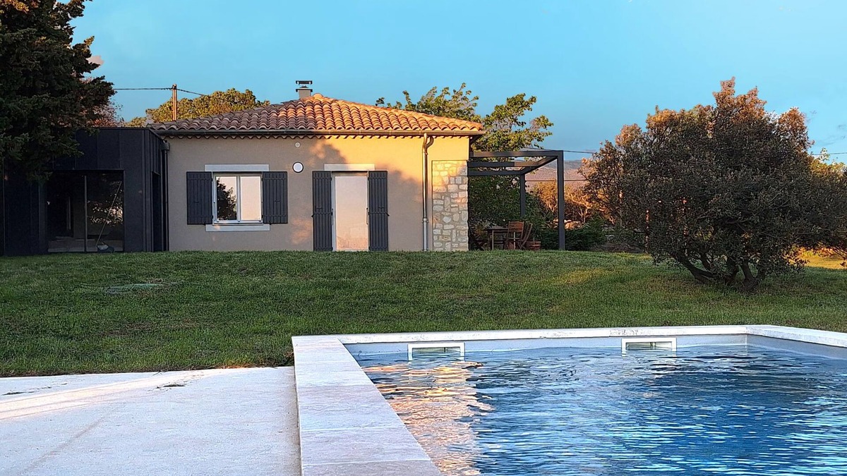Taulignan House | Maison de Campagne Indépendante Avec Piscine au Calme