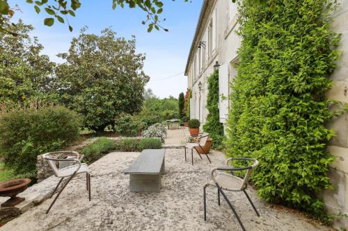 Julienne House | Maison de charme à Julienne + grand jardin