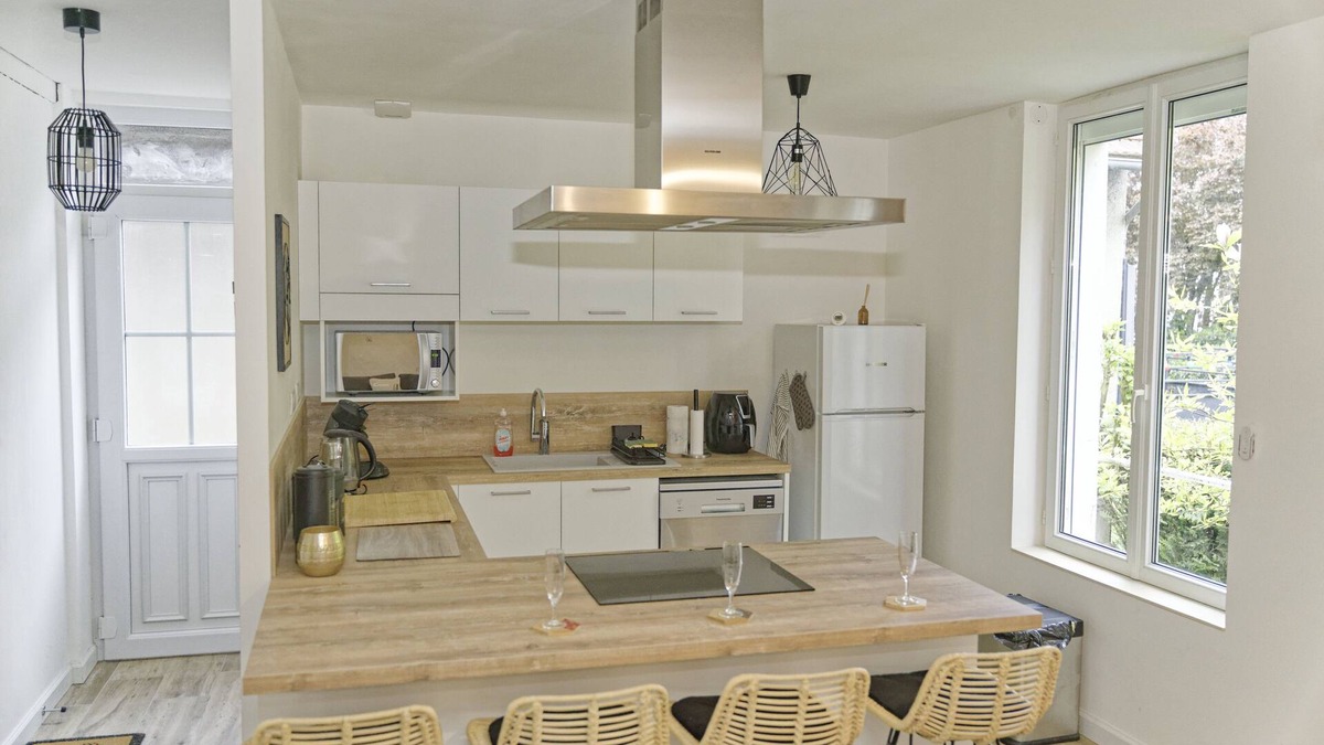 Sud Loire House | Maison de Charme Avec Jardin, Spacieuse et Confortable