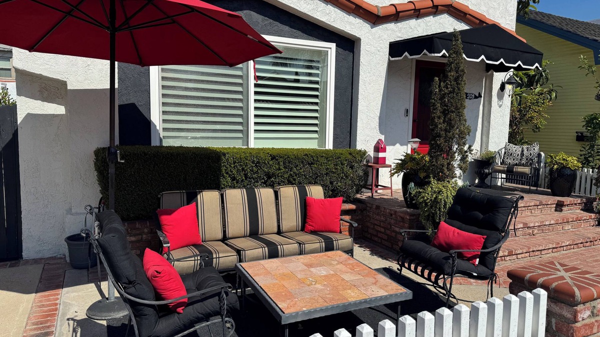 Belmont Shore House | "MAISON DE FLEURS" BELMONT SHORE - GUEST FAVORITE - PRIVATE YARD - GARAGE - A/C