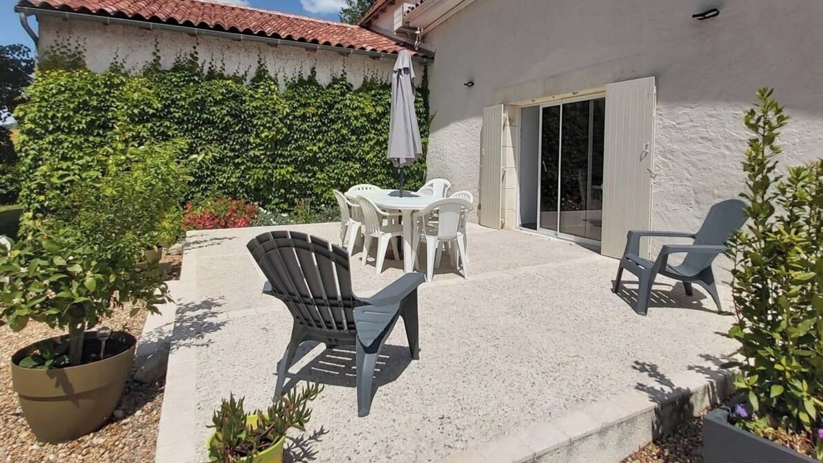 Aubeterre-sur-Dronne House | Maison de la Prairie – Peaceful countryside cottage with garden, nature & charm, near Aubeterre