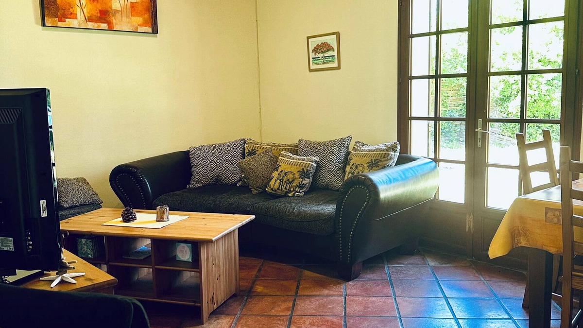 Jau-Dignac-et-Loirac House | Maison DE Vacances Pour 6 Personnes