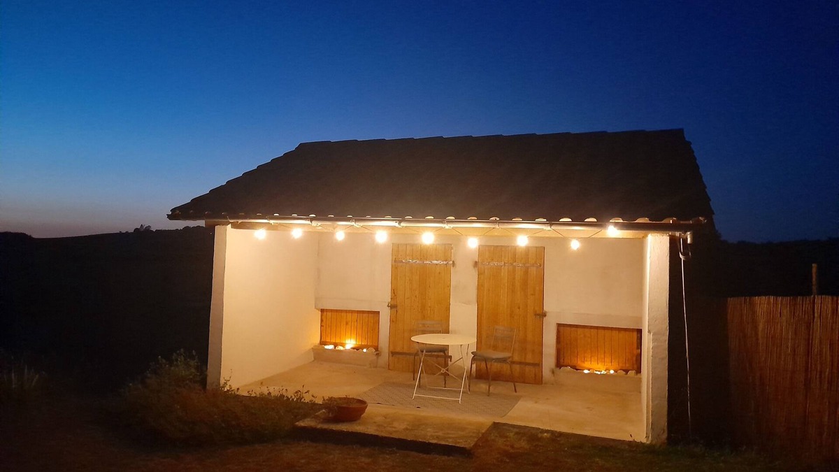 Ambleville House | Maison de Campagne au Milieu des Vignes