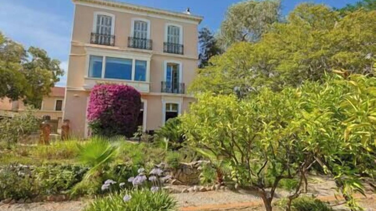 Hyeres City Centre House | Maison de Maître Centre Ville