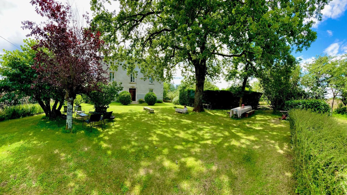 La Creche House | Maison de Maître Chaleureuse