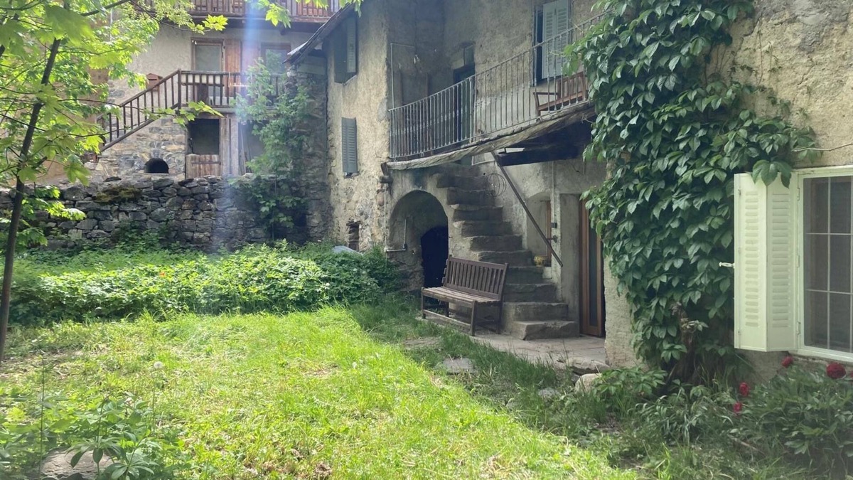 Vallouise-Pelvoux House | Maison de montagne hamlet of Puy Aillaud Parc des Écrins, Vallouise