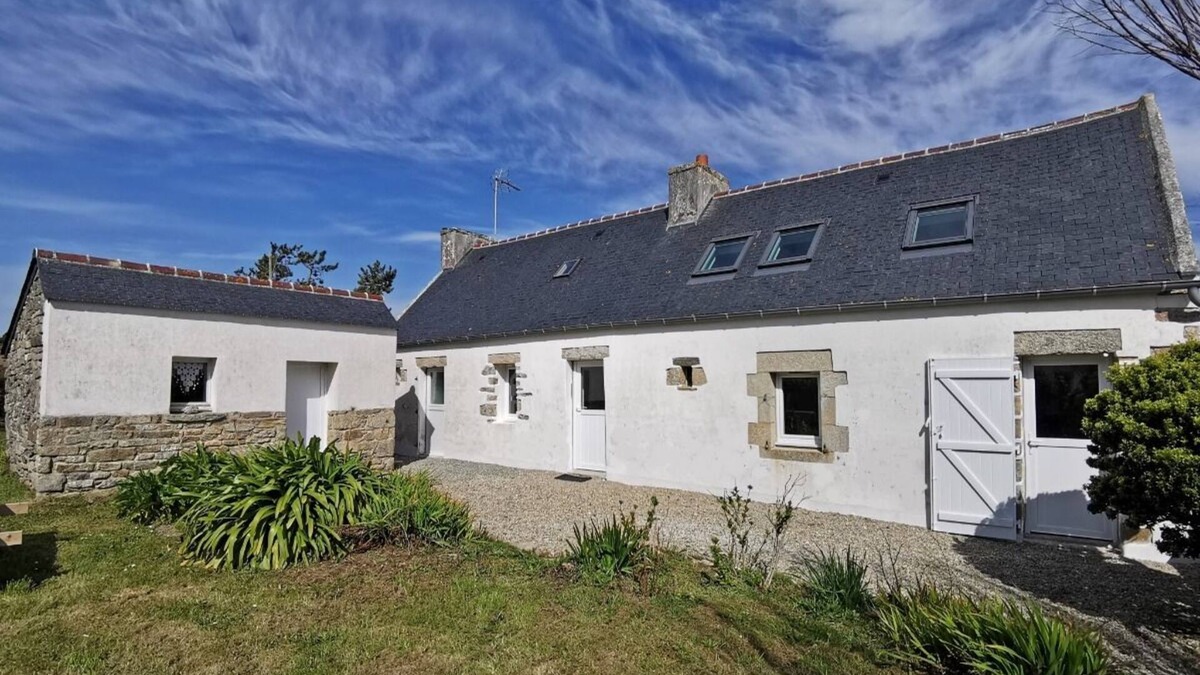 Plozevet House | Maison de Pêcheur à Proximité D'un Petit Port et à 2 min de la Plage