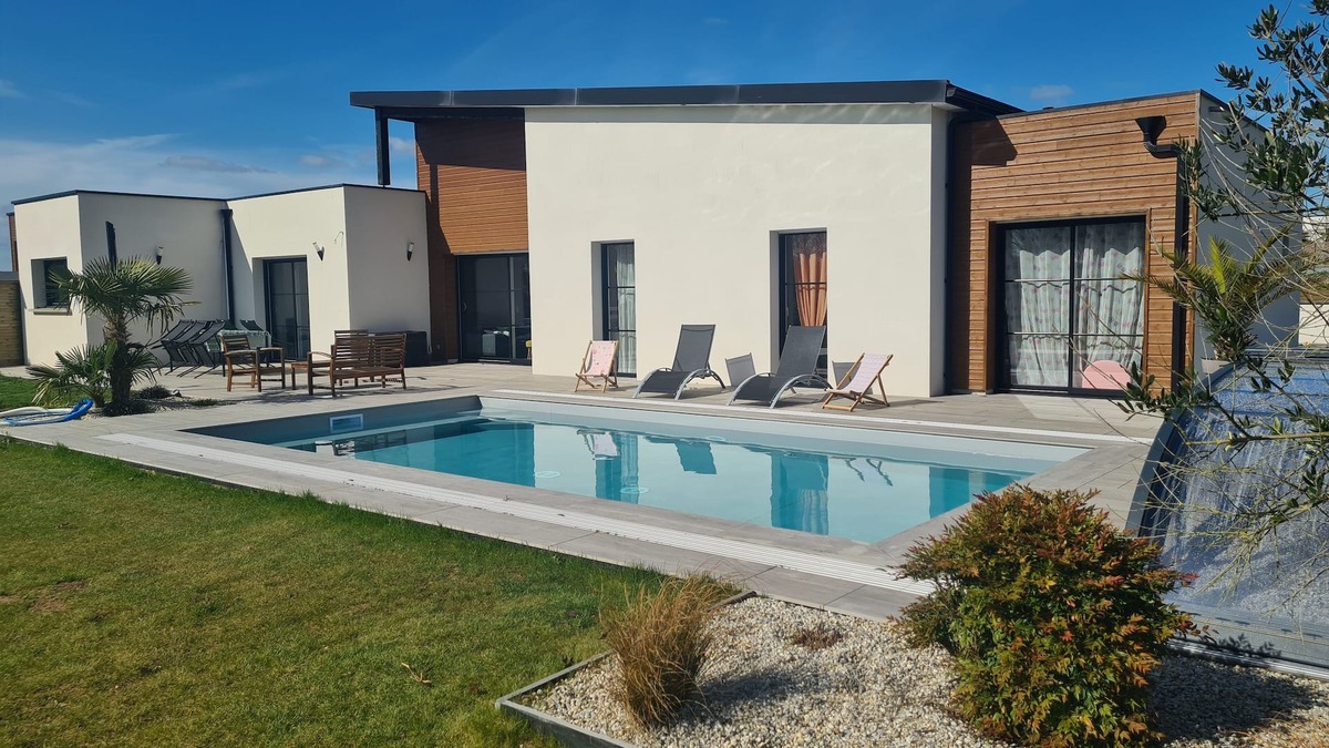 Caro House | Maison de Plain Pied Avec Piscine Chauffée