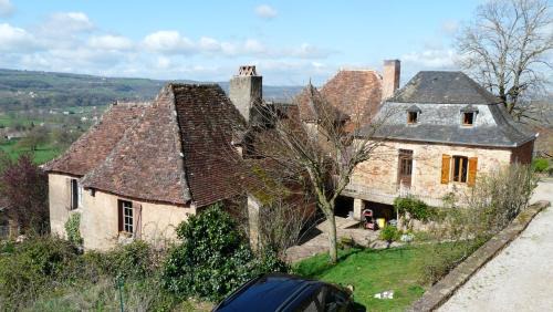 Prudhomat House | Maison de tuiles au pieds du château de Castelnau