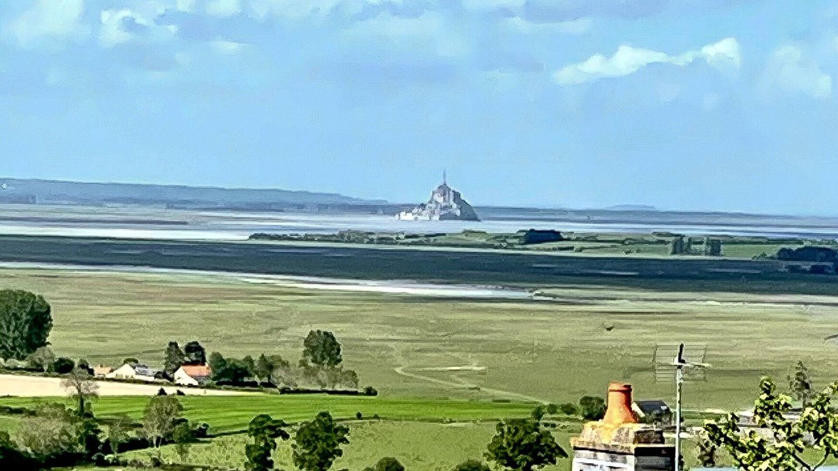 Le Val-Saint-Pere House | ? Maison de Vacances La Butte Avec sa vue sur le Mont Saint Michel et sa Baie