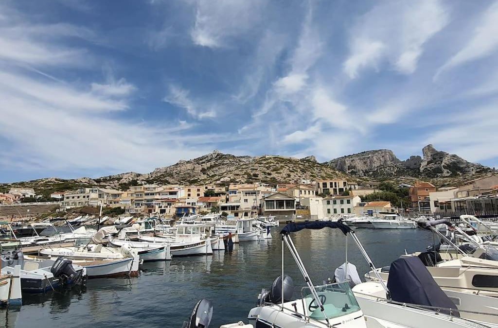 8th Arrondissement Apartment | Maison de village à 35 m du bord de mer
