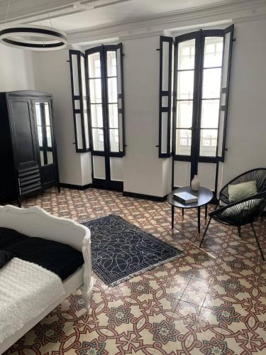 Fleury Apartment | Maison de village avec sa charmante grand chambre avec balcon